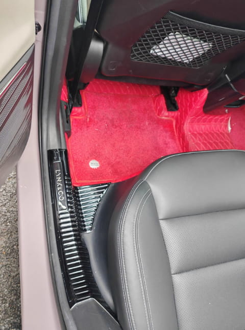 Xevaban.com ở 214 Giải Ph&oacute;ng l&agrave; đơn vị chuy&ecirc;n cung cấp phụ kiện oto, đồ chơi oto, phụ kiện Lynk & Co 06, đồ chơi Lynk & Co 06, ốp bậc ch&acirc;n Lynk & Co 06, nẹp cửa bậc ch&acirc;n Lynk & Co 06, ốp chống xước bậc ch&acirc;n Lynk & Co 06